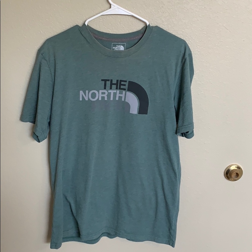Medium Northface shirt